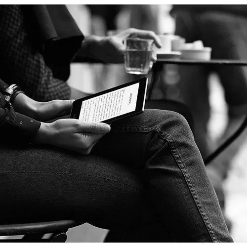 Kindle Voyage Wi-Fi, 300 ppi, Черен + Калъф Smart